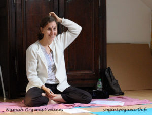 Atelier Yoga Caption